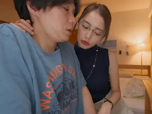 Chị gái cướp thằng bồ của bạn gái dù đang sống chung nhà